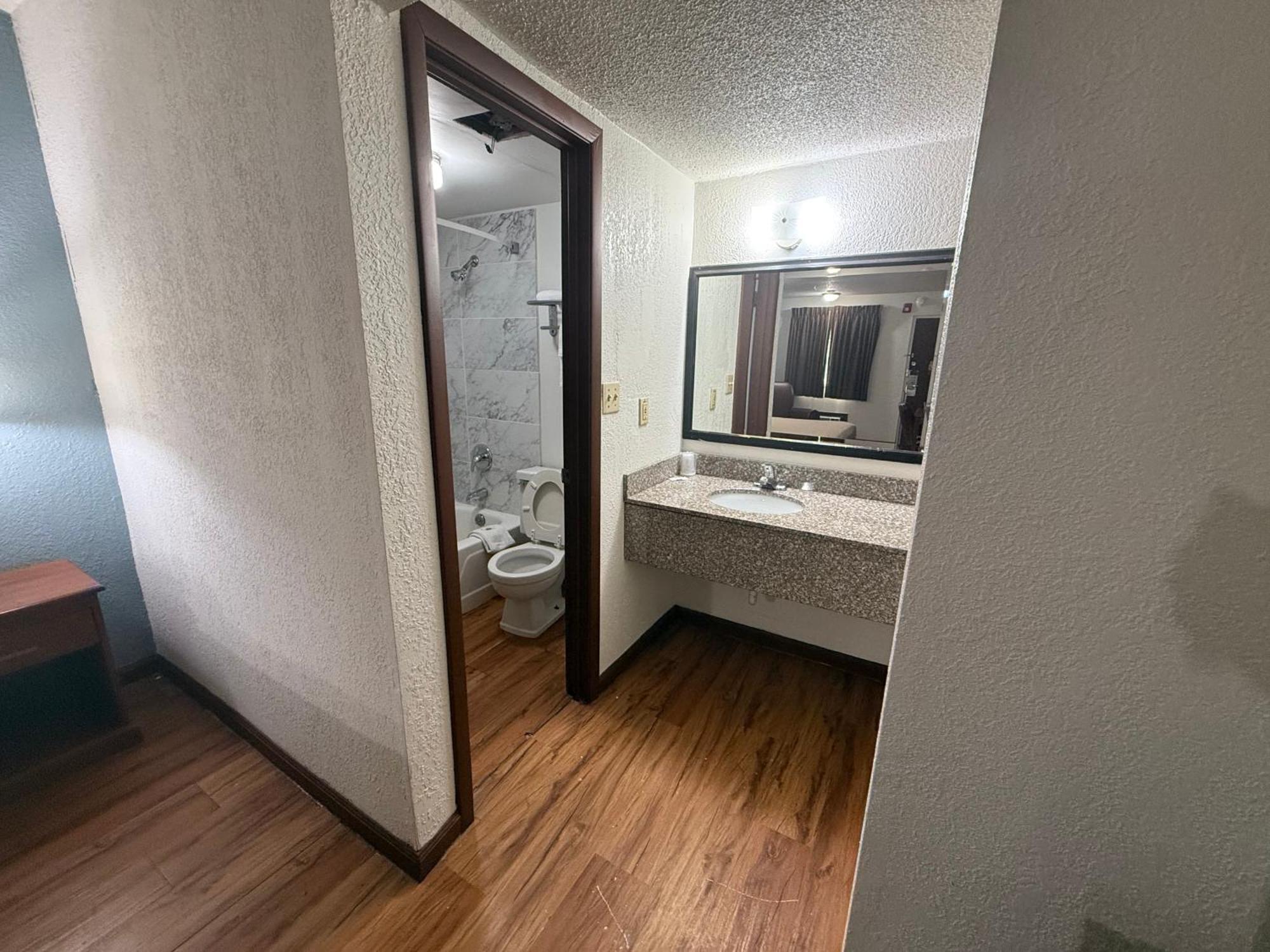 Relax Inn & Suites Маттун Екстер'єр фото